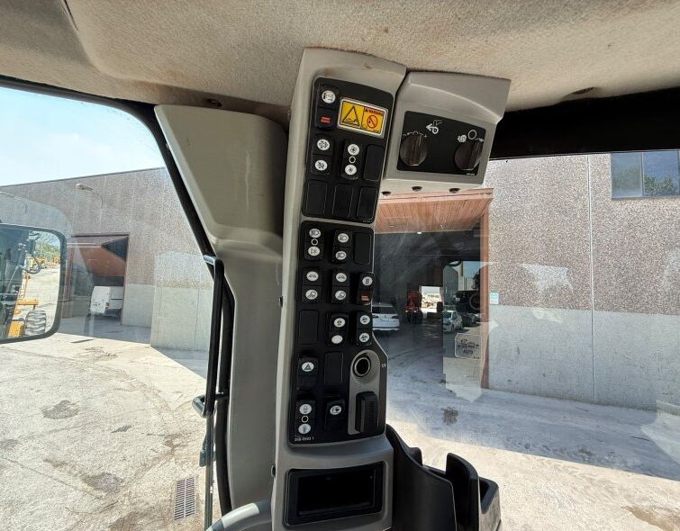 CATERPILLAR  12M3 AWD ***REGISTERED***